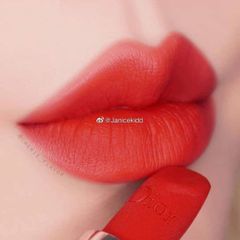 Son Dior Rouge Velvet nhung mịn lì, lâu trôi, #888 - Strong Red cam đỏ rực rỡ (NEW)